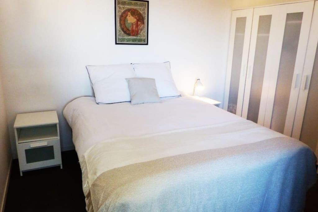 Appartement Proche Chu Avec Balcon Et Parking Lille Exterior photo